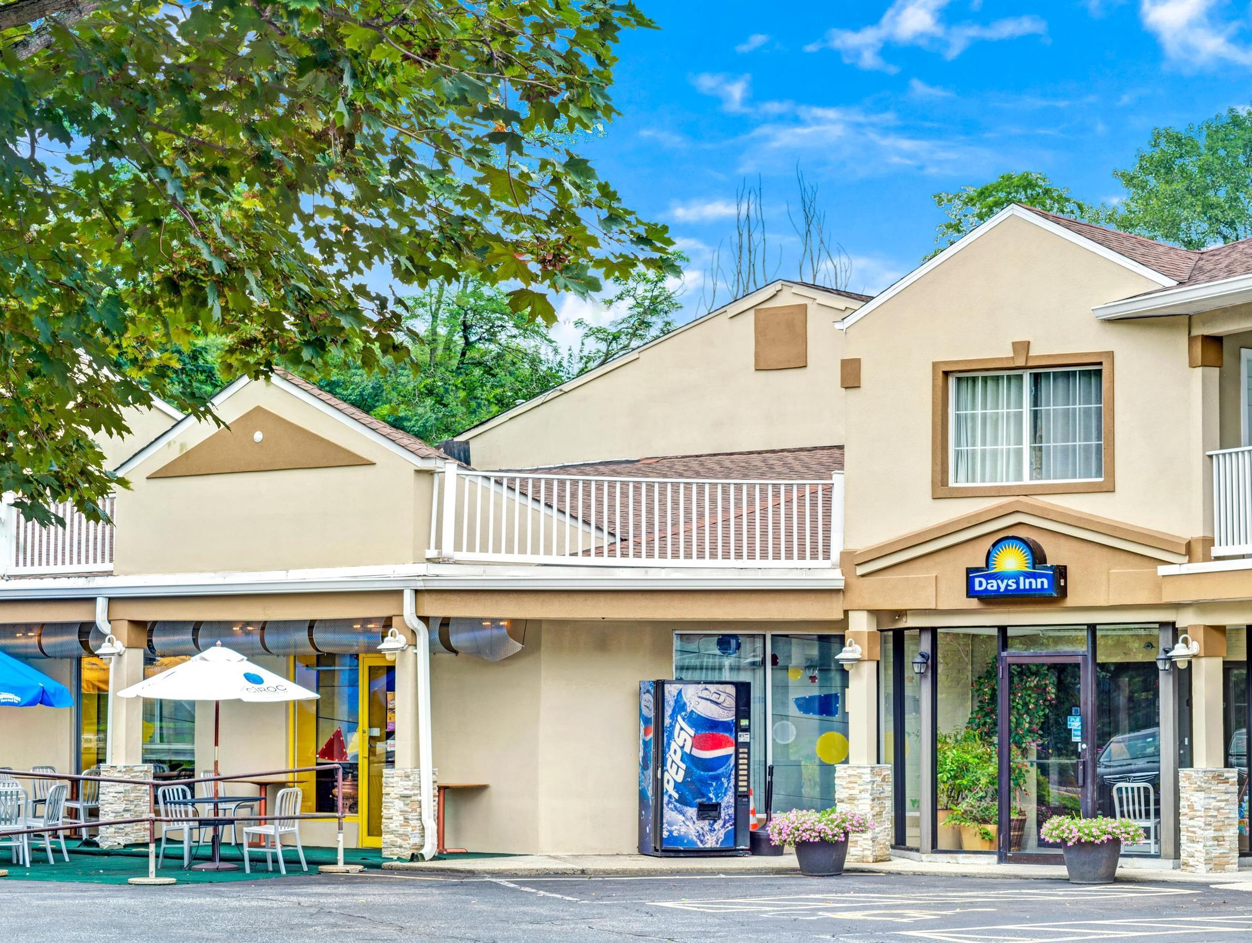 Days Inn By Wyndham Ridgefield Exterior photo